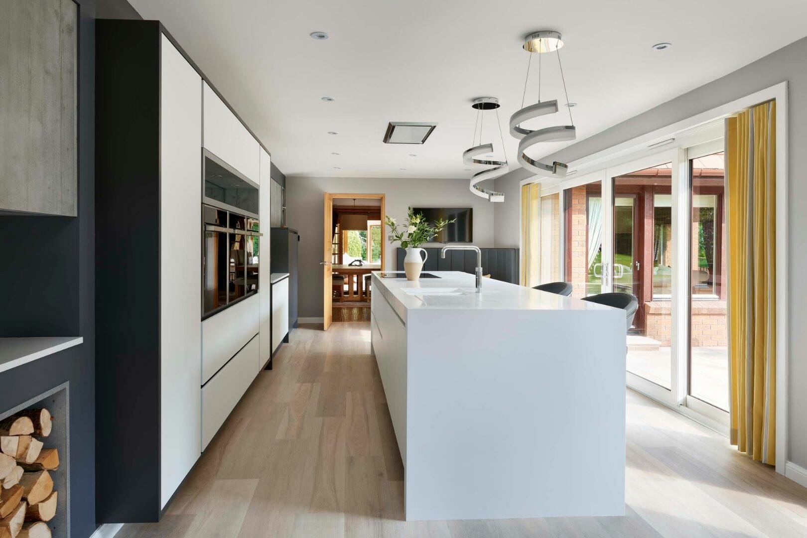 White gloss modern kitchen