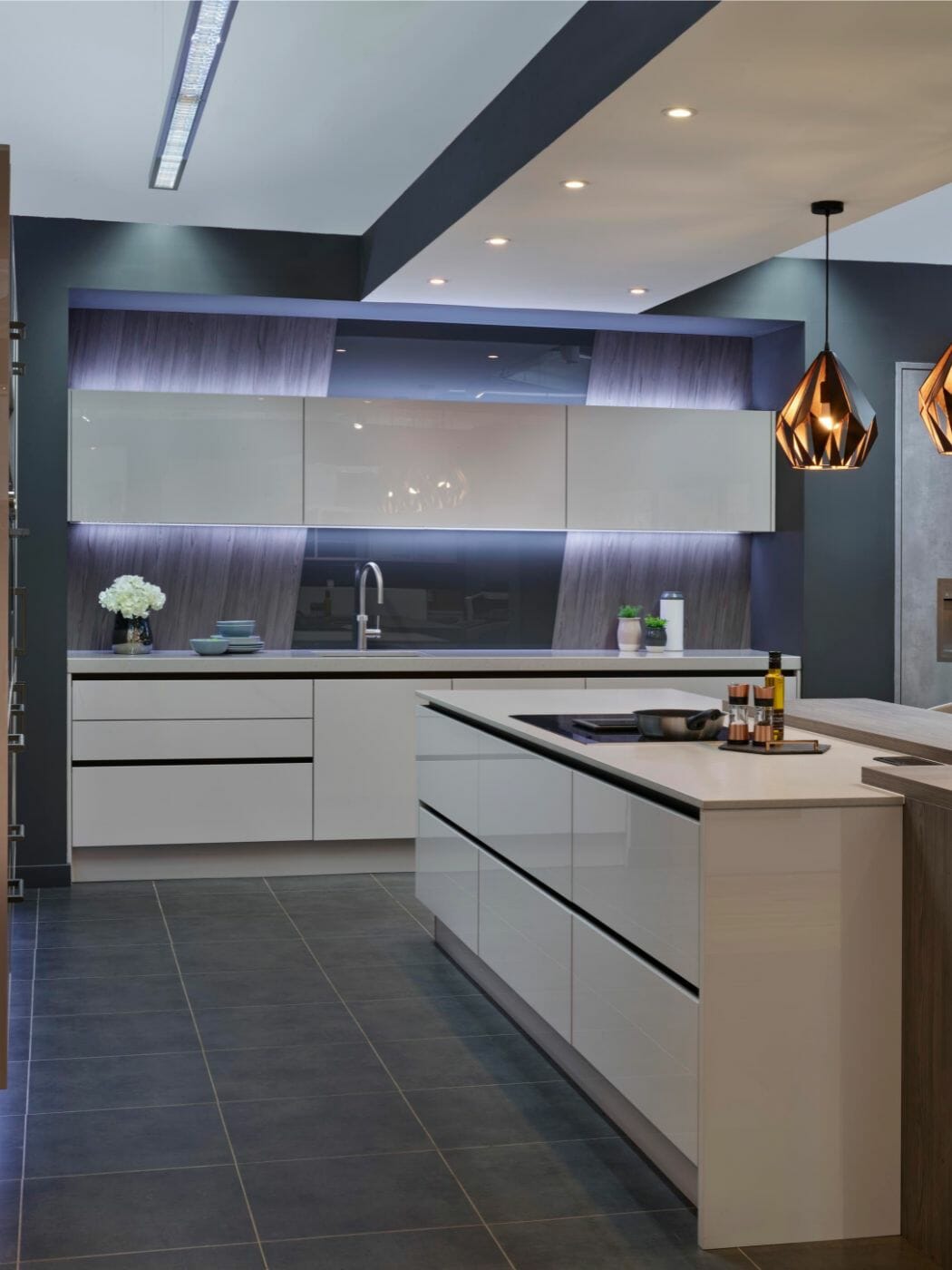 Mike Hughes zZzHrwlg