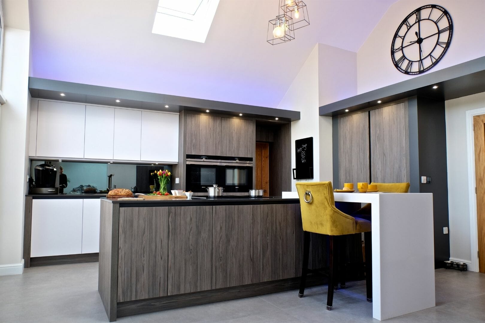 A Guide To Kitchen Islands – The Benefits & Things To Consider Large Kitchen with L Shaped Island