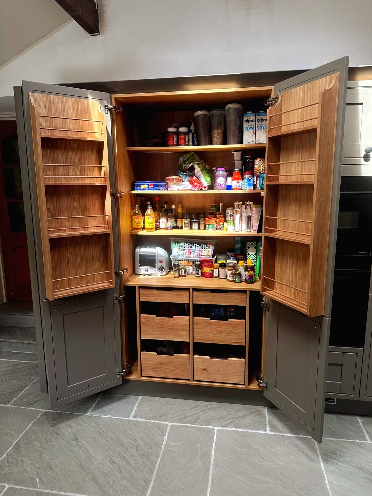 Pantry unit Country kithen style by Mike Hughes Fitted Interiors edited
