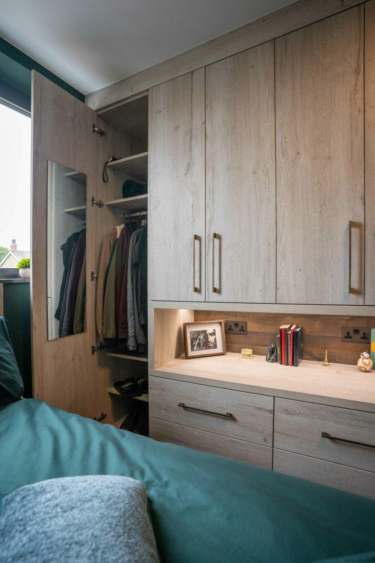 Fitted Wardrobe dressing mirror detail Mike Hughes Fitted Interiors