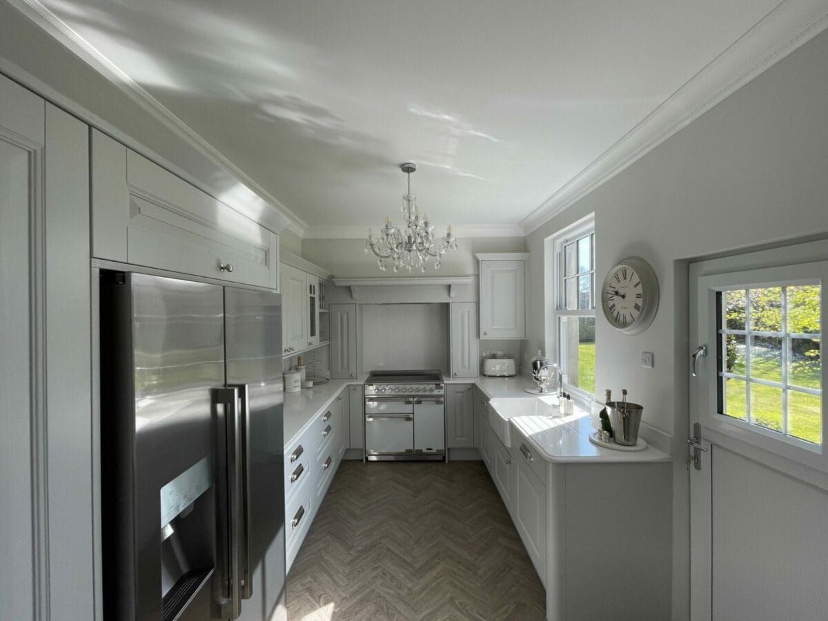 Traditional Kitchen by Mike Hughes Fitted Interiors